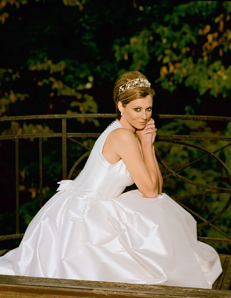 Glamourous bride in wedding dress by photographer Steve Landis