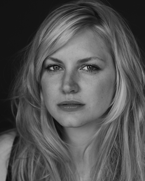 new york color head shot of Louise actor