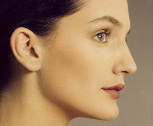 Beauty close up of Saffron Aldridge in profile by celebrity and beauty photographer Steve Landis