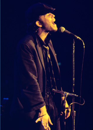 tom waits in concert